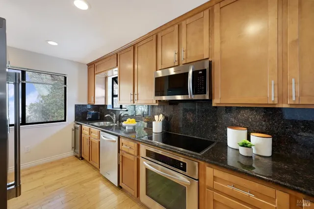 $1,099,000 | 60 Marinero Circle, Tiburon, CA 94920