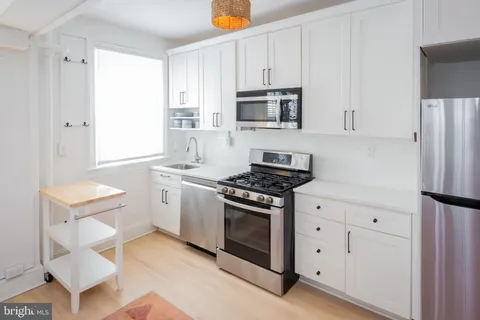 $415,000 | 1954 Columbia Road Northwest, Unit 602, Washington, DC 20009