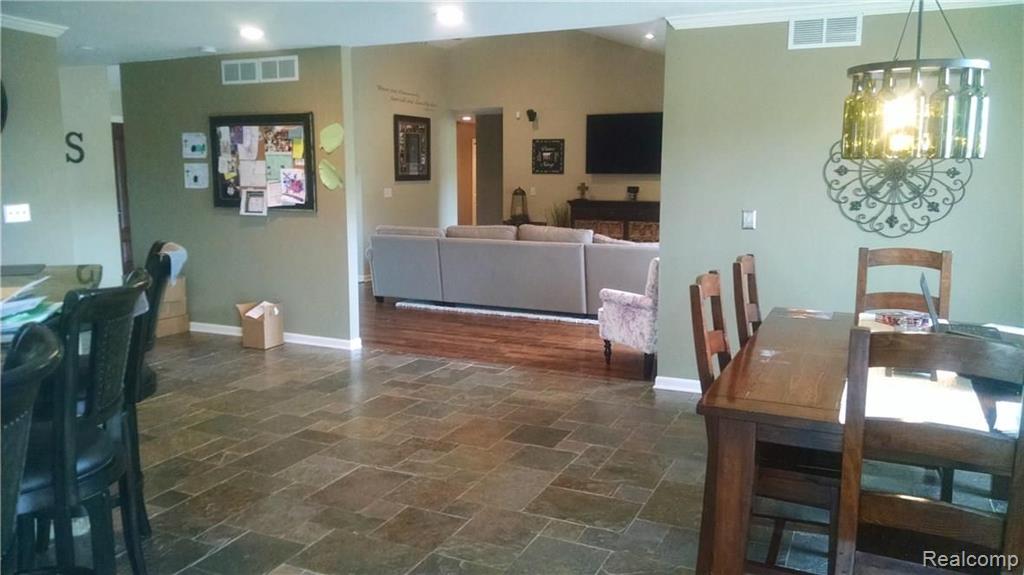 24522 Otter Road New Boston, MI 48164 - Photo 7 of 18 Gallery Image 7