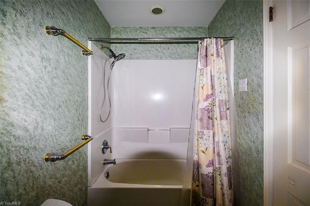 816 Shannon Road Asheboro, NC 27203 - Photo 20 of 30 Gallery Image 20
