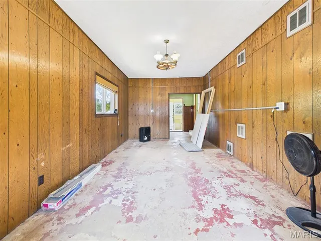 $247,500 | 231 Raef Road, Lebanon, MO 65536