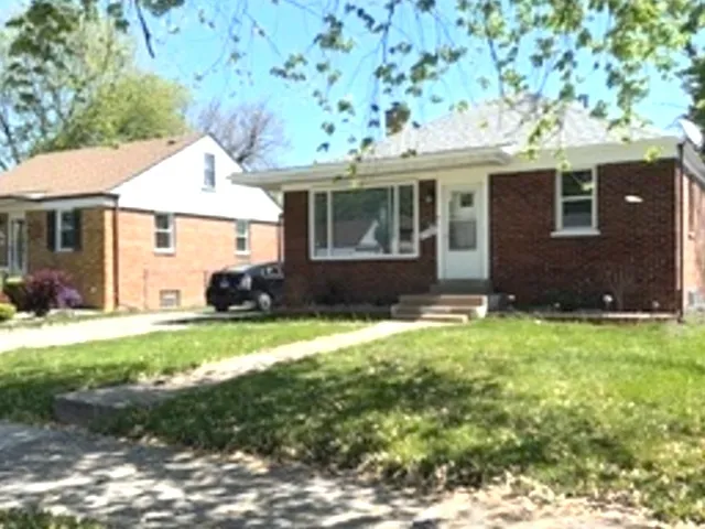 $189,900 | 17745 Burnham Avenue, Lansing, IL 60438