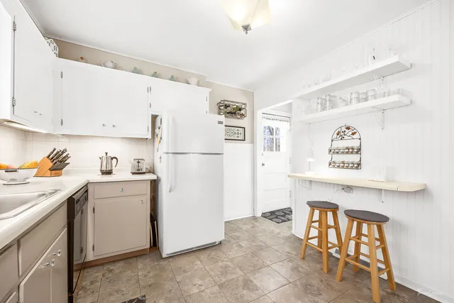 $2,650 | 1901 Curtiss Street, Downers Grove, IL 60515