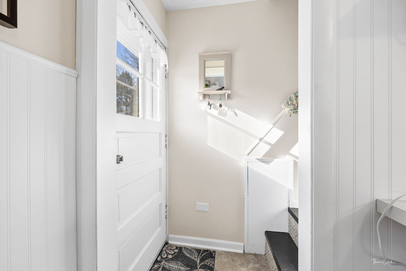 1901 Curtiss Street Downers Grove, IL 60515 - Photo 16 of 45 a bathroom with a sink and mirror