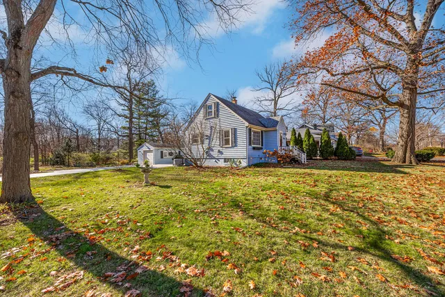 $2,650 | 1901 Curtiss Street, Downers Grove, IL 60515