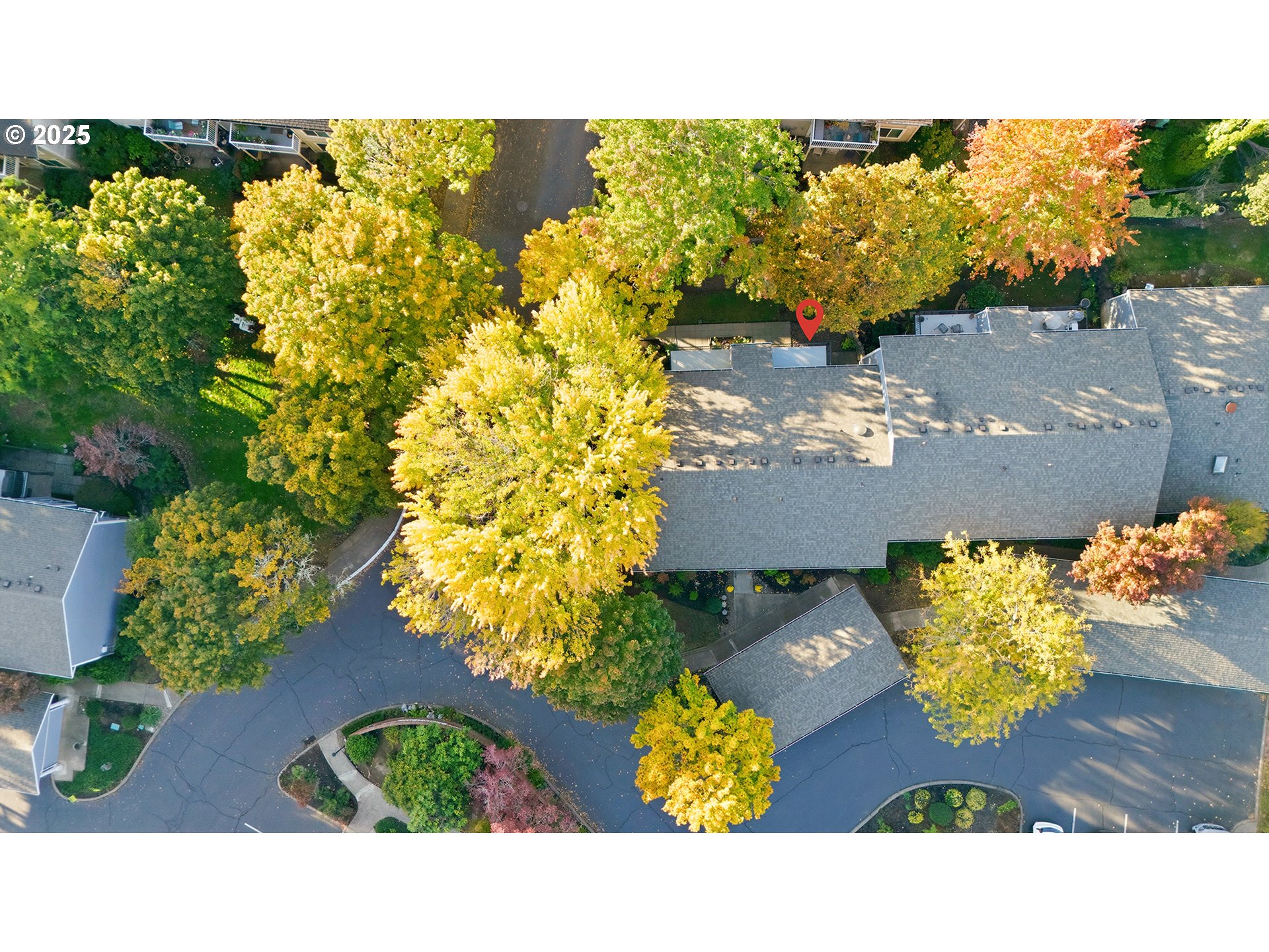 10955 Southwest Meadowbrook Drive, Unit 16 Portland, OR 97224 - Photo 23 of 26 a black and white photo of a room