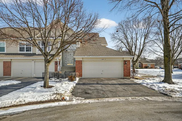 $319,900 | 1643 Colfax Court, Unit 4, Bartlett, IL 60103