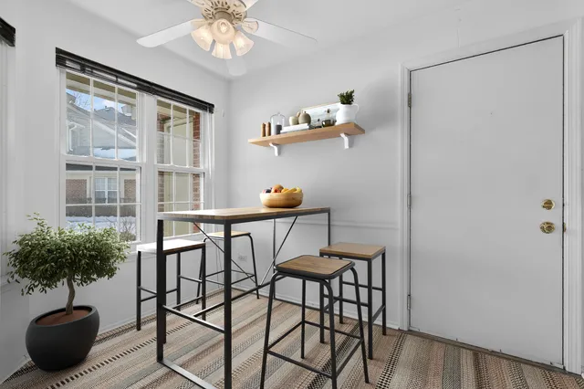 $319,900 | 1643 Colfax Court, Unit 4, Bartlett, IL 60103