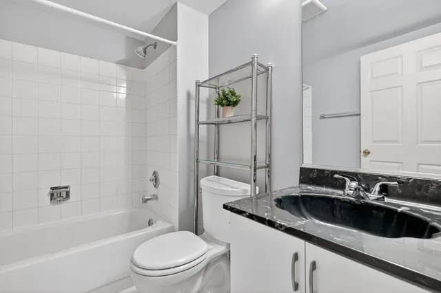 $319,900 | 1643 Colfax Court, Unit 4, Bartlett, IL 60103