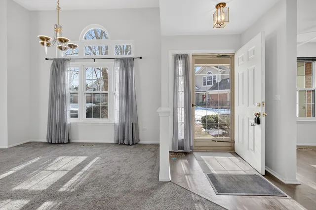 $319,900 | 1643 Colfax Court, Unit 4, Bartlett, IL 60103