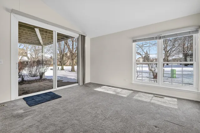 $319,900 | 1643 Colfax Court, Unit 4, Bartlett, IL 60103