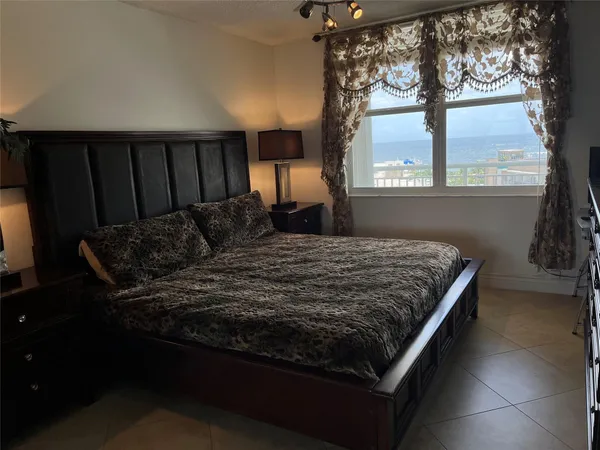 $2,350 | 201 North Ocean Boulevard, Unit 1106, Pompano Beach, FL 33062