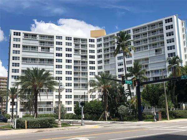 $2,350 | 201 North Ocean Boulevard, Unit 1106, Pompano Beach, FL 33062