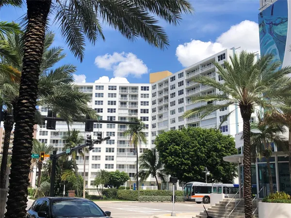 $2,350 | 201 North Ocean Boulevard, Unit 1106, Pompano Beach, FL 33062