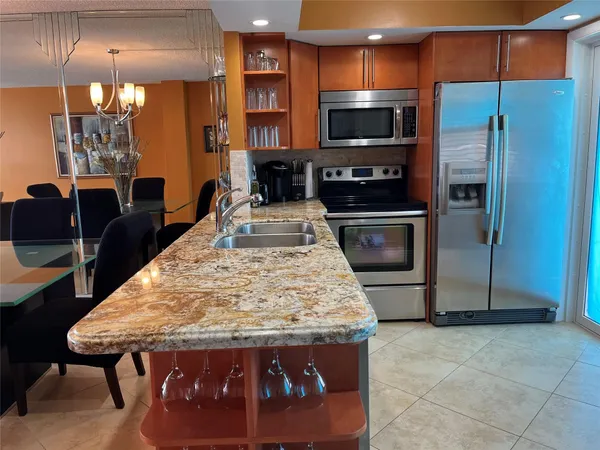 $2,350 | 201 North Ocean Boulevard, Unit 1106, Pompano Beach, FL 33062
