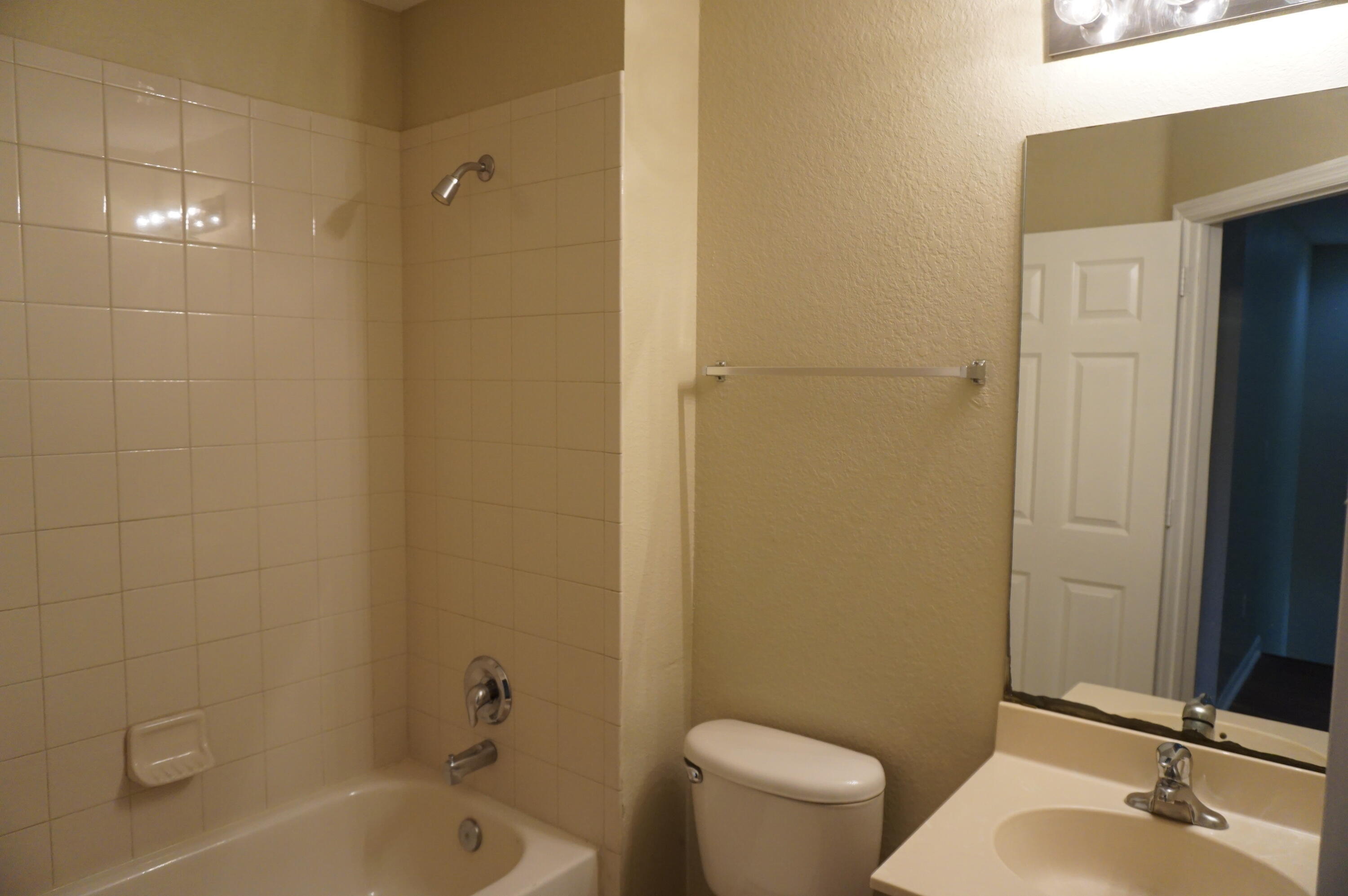 2022 Freeport Drive Riviera Beach, FL 33404 - Photo 16 of 18 DSC06587