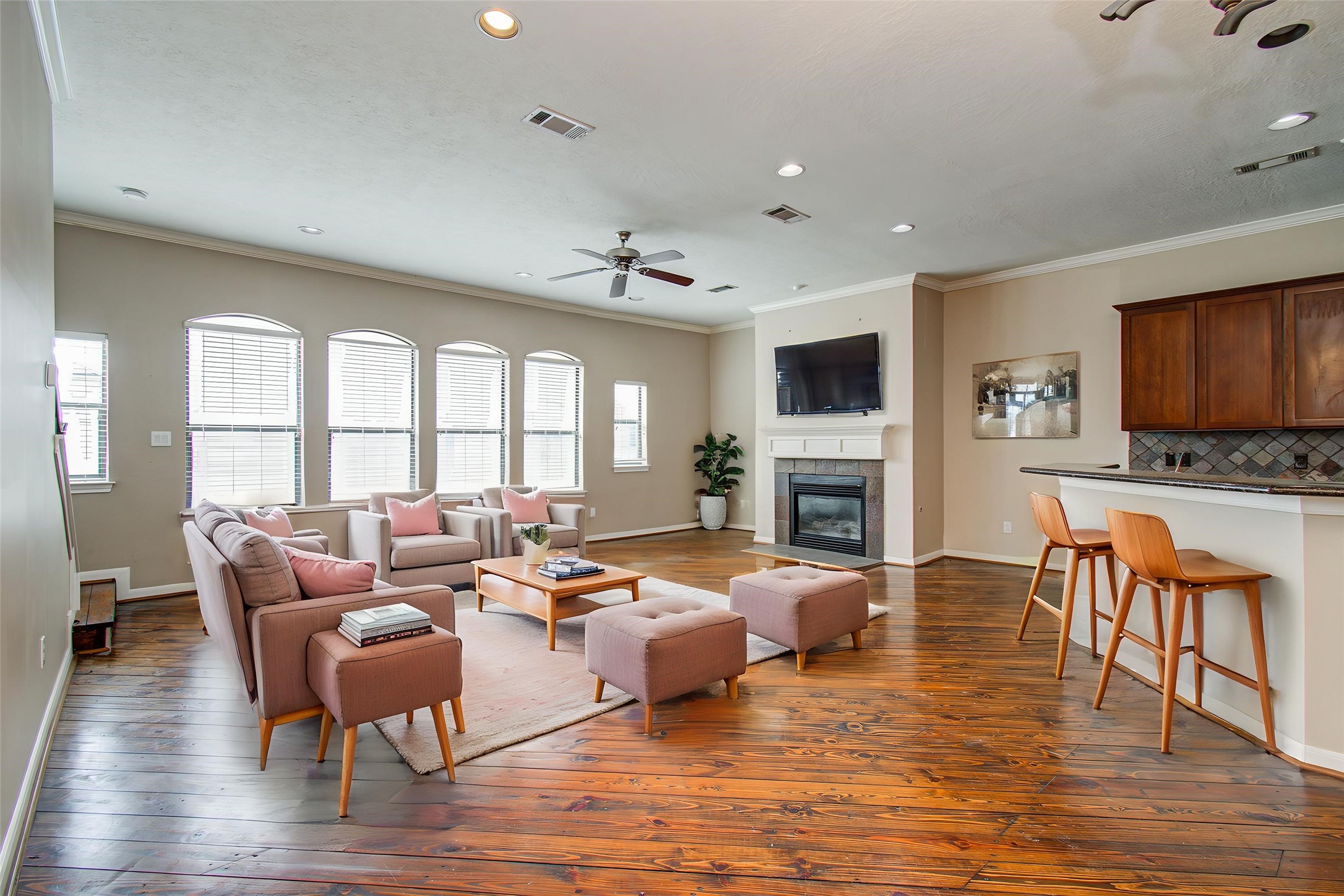 2304 Jackson Street Houston, TX 77004 - Photo 8 of 31 Virtually staged view of the living room.