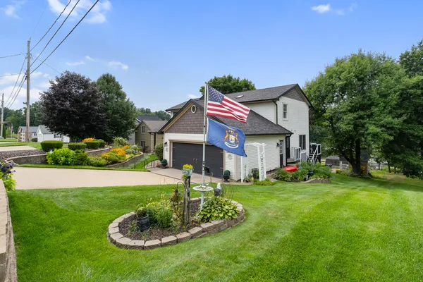 $644,900 | 10740 Emerald Drive, Cement City, MI 49233