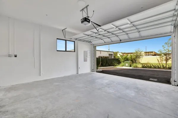 $4,000 | 4208 Northeast 7th Terrace, Oakland Park, FL 33334