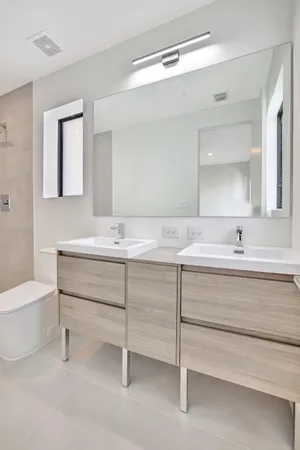 $4,000 | 4208 Northeast 7th Terrace, Oakland Park, FL 33334