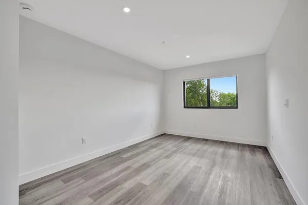 $4,000 | 4208 Northeast 7th Terrace, Oakland Park, FL 33334