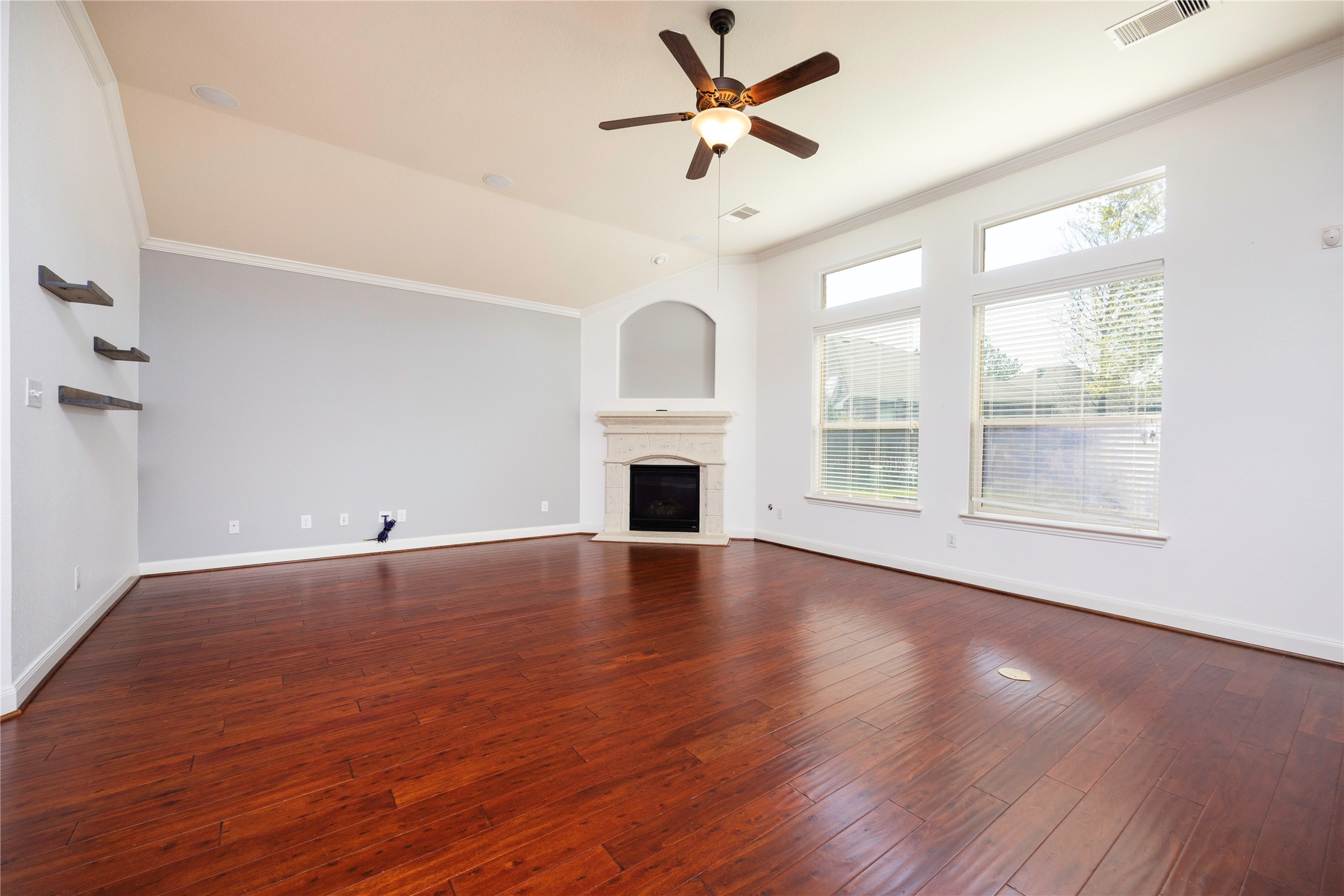 6743 Honeycrest Lane Spring, TX 77389 - Photo 5 of 19