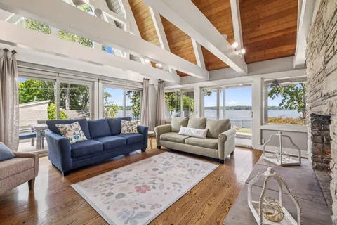 $1,890,000 | 220 Waterview Drive, Hendersonville, TN 37075