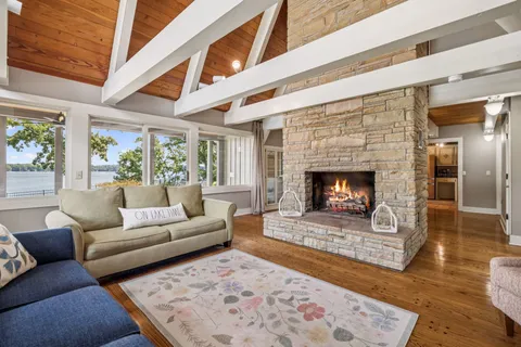 $1,890,000 | 220 Waterview Drive, Hendersonville, TN 37075