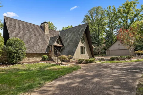 $1,890,000 | 220 Waterview Drive, Hendersonville, TN 37075