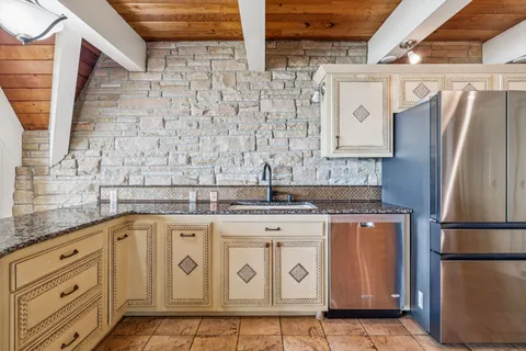 $1,890,000 | 220 Waterview Drive, Hendersonville, TN 37075