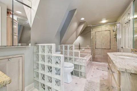 $1,890,000 | 220 Waterview Drive, Hendersonville, TN 37075