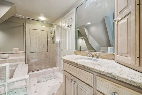 $1,890,000 | 220 Waterview Drive, Hendersonville, TN 37075