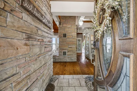 $1,890,000 | 220 Waterview Drive, Hendersonville, TN 37075