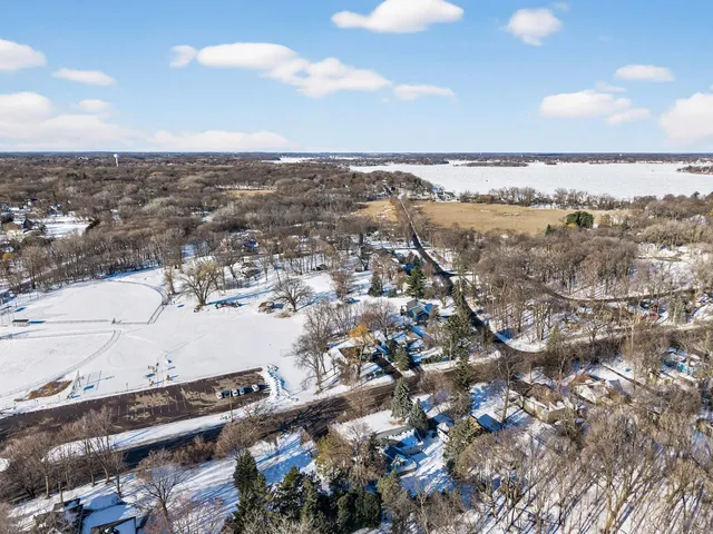 $550,000 | 5330 Manitou Road, Tonka Bay, MN 55331