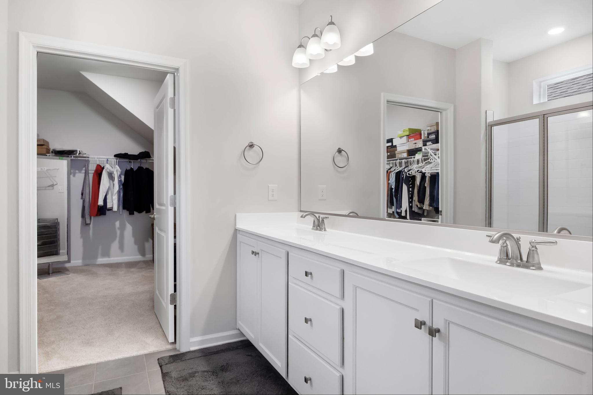 55 Walton Way Delanco, NJ 08075 - Photo 23 of 38 Primary Suite