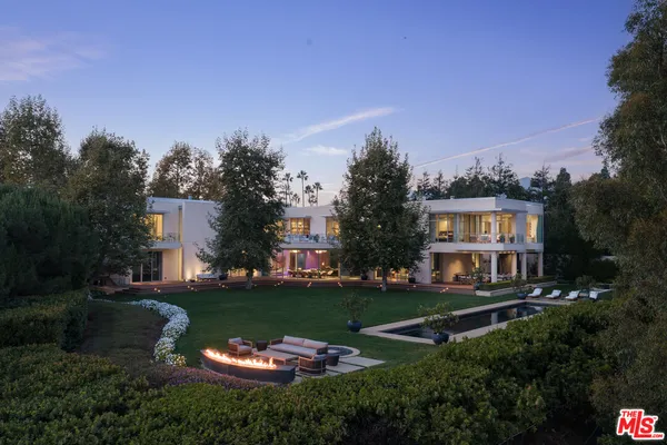 $31,500,000 | 652 Chautauqua Boulevard, Pacific Palisades, CA 90402
