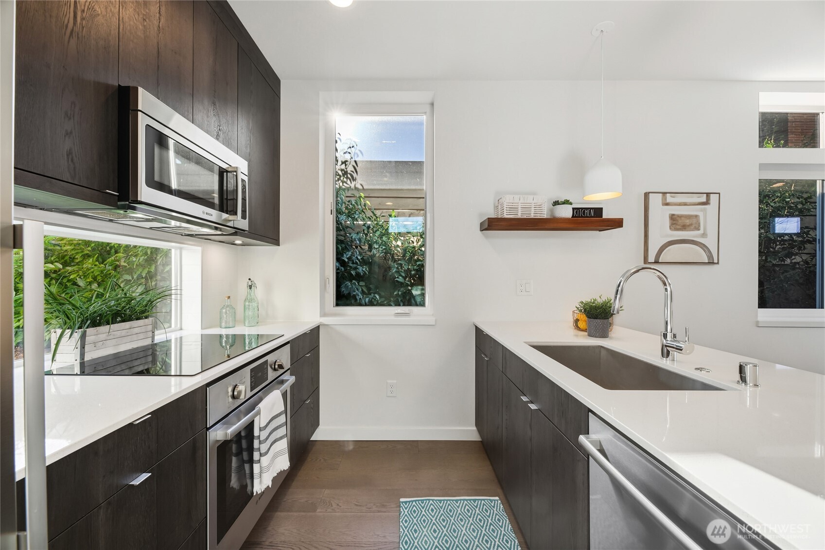 6712 36th Avenue Southwest Seattle, WA 98126 - Photo 2 of 26