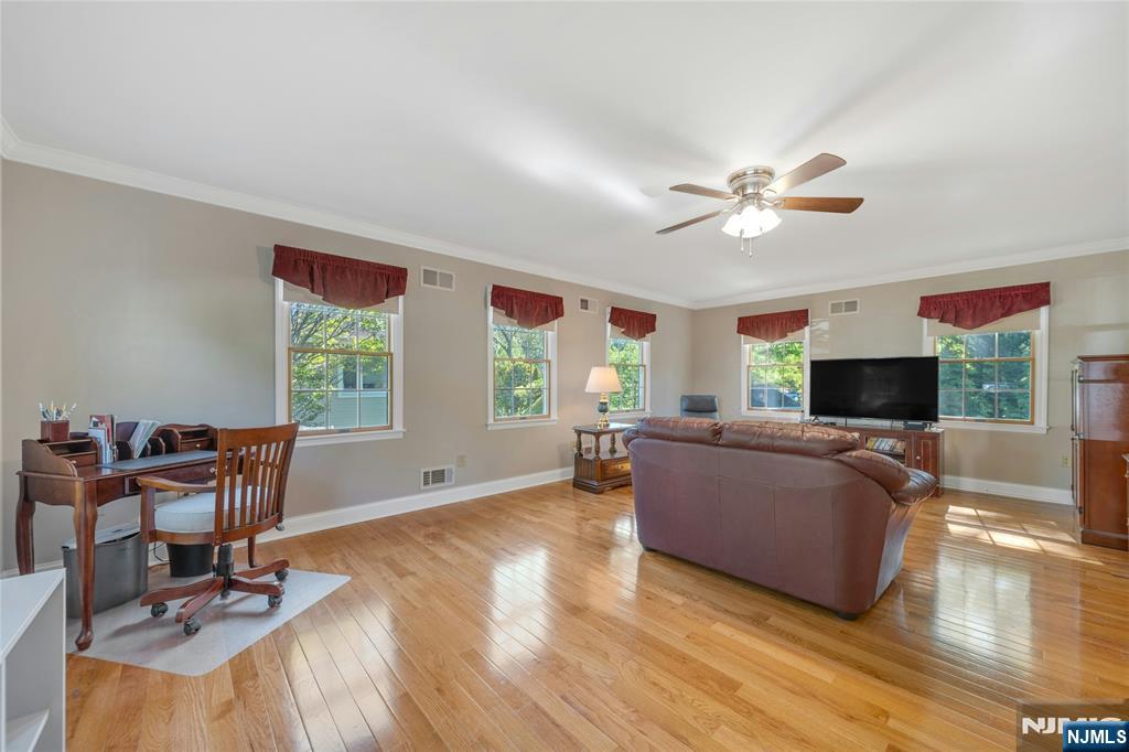 678 Millbrook Road River Edge, NJ 07661 - Photo 14 of 34