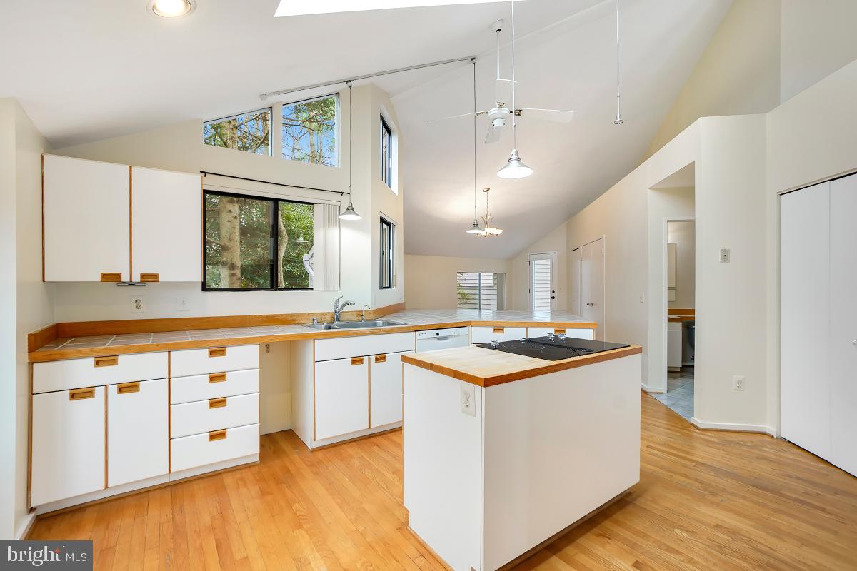 2259 Compass Point Lane Reston, VA 20191 - Photo 18 of 58