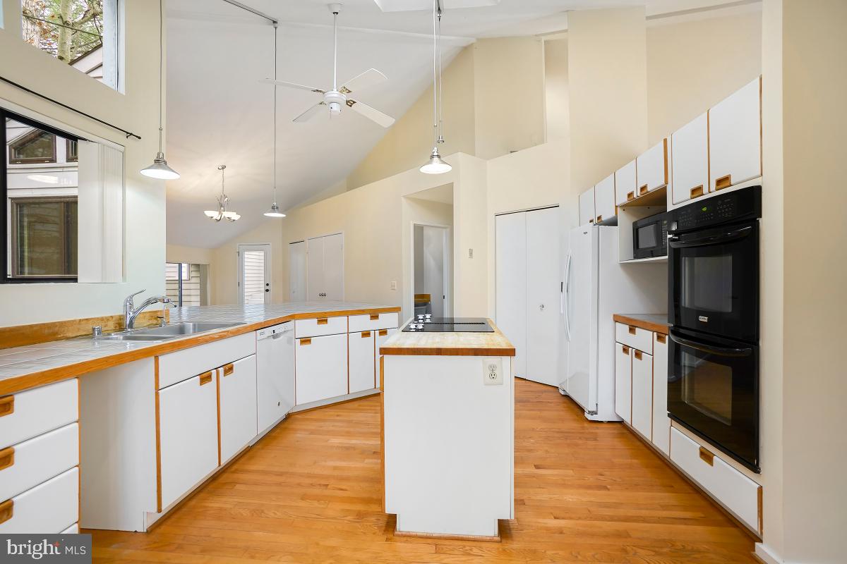 2259 Compass Point Lane Reston, VA 20191 - Photo 19 of 58