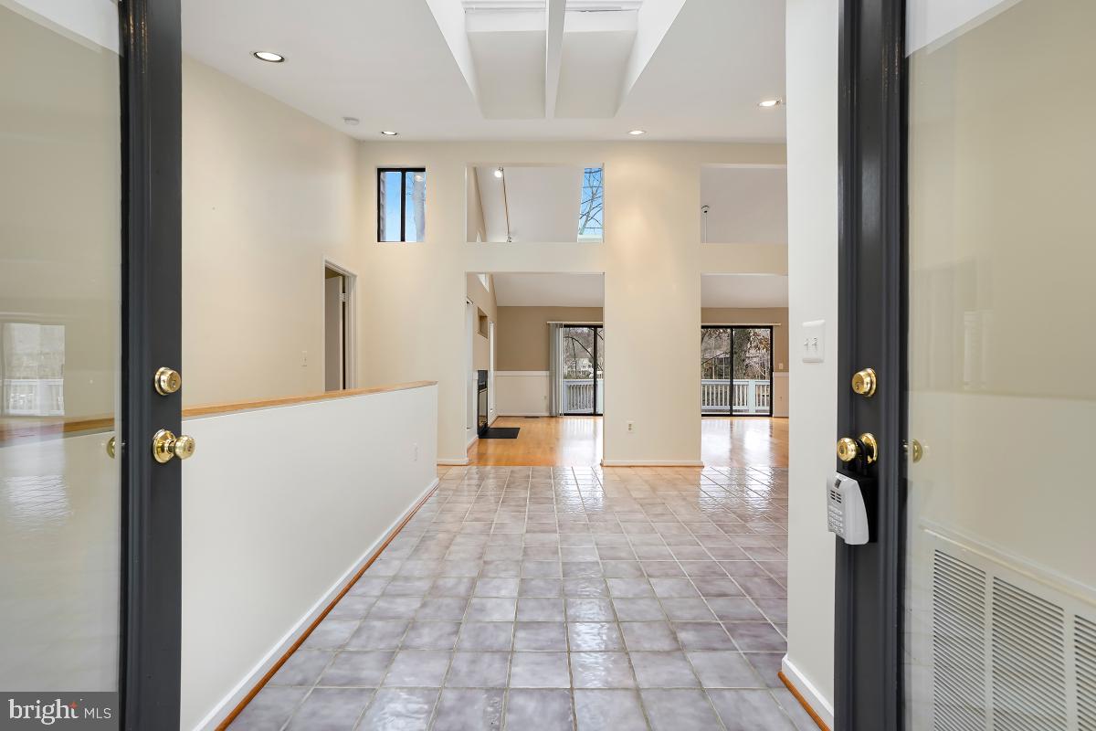 2259 Compass Point Lane Reston, VA 20191 - Photo 4 of 58