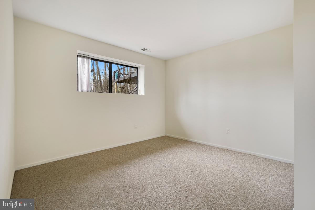 2259 Compass Point Lane Reston, VA 20191 - Photo 46 of 58