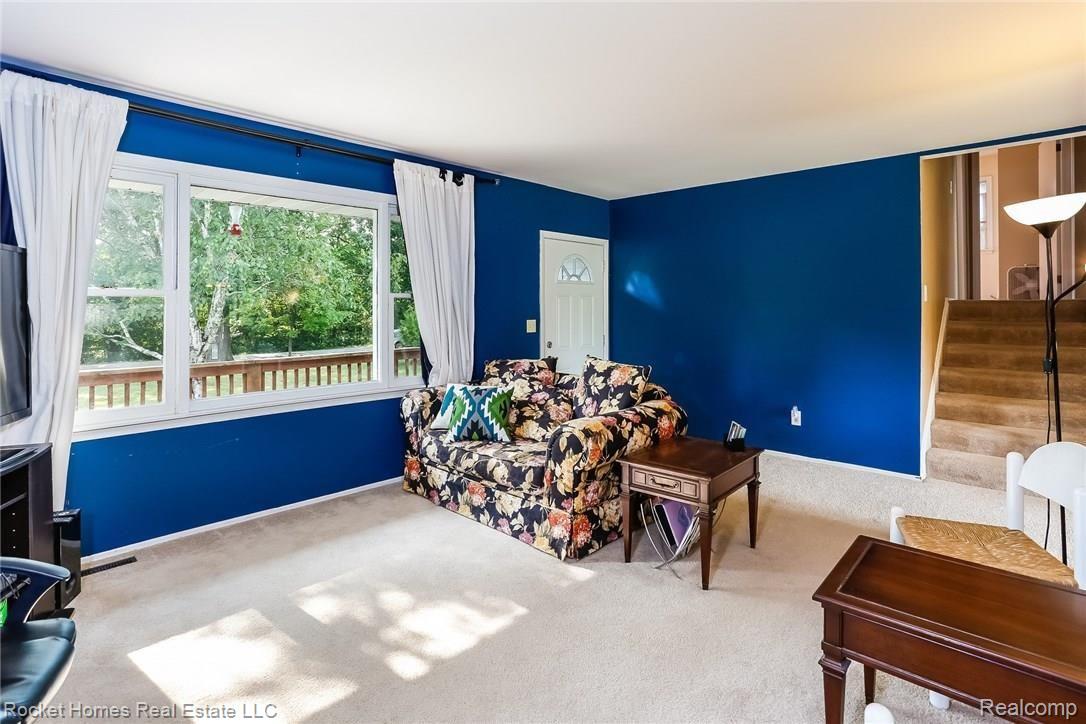 9397 Irish Road Goodrich, MI 48438 - Photo 3 of 24 008-Living_Room-4589305-medium.jpg