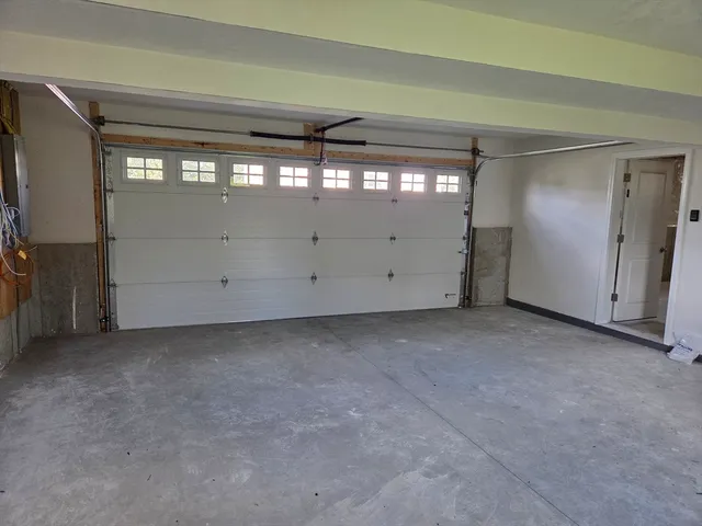 a view of a garage