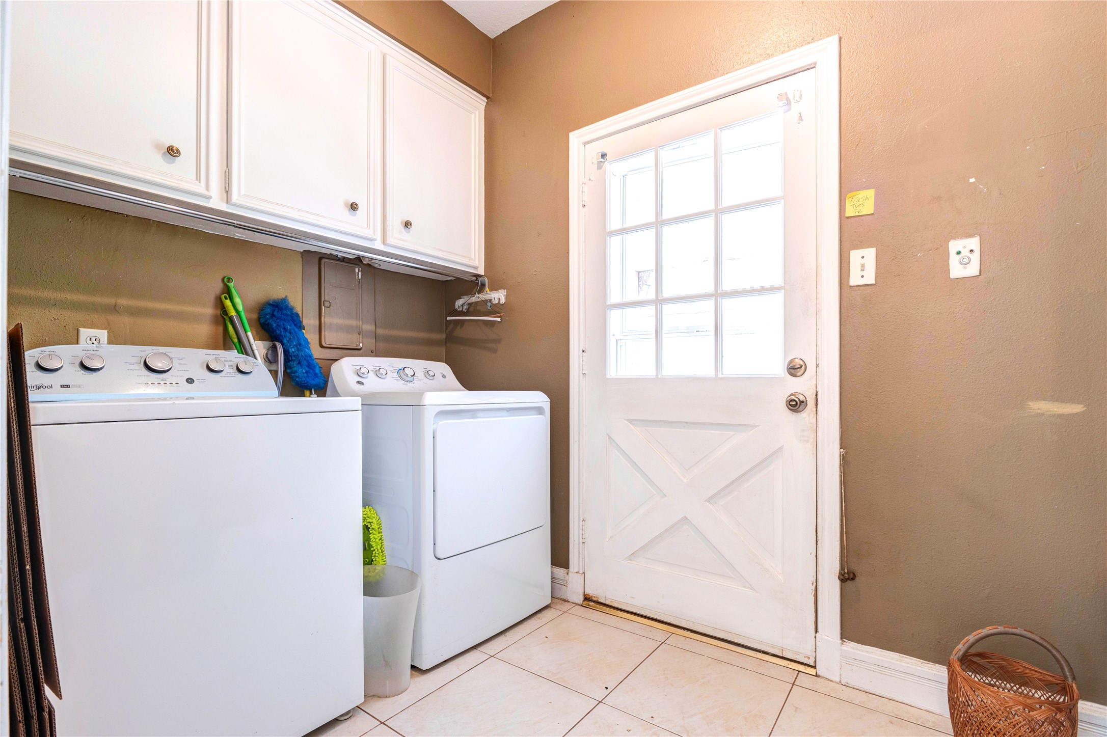 32037 Dobbin-Huffsmith Road Magnolia, TX 77354 - Photo 15 of 49 a utility room with dryer and washer