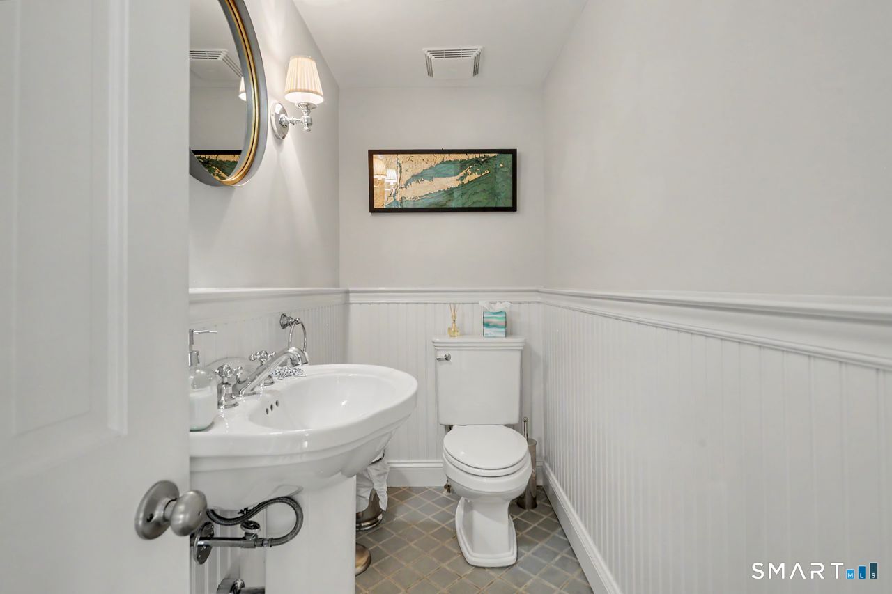 32 Nearwater Road Norwalk, CT 06853 - Photo 15 of 35