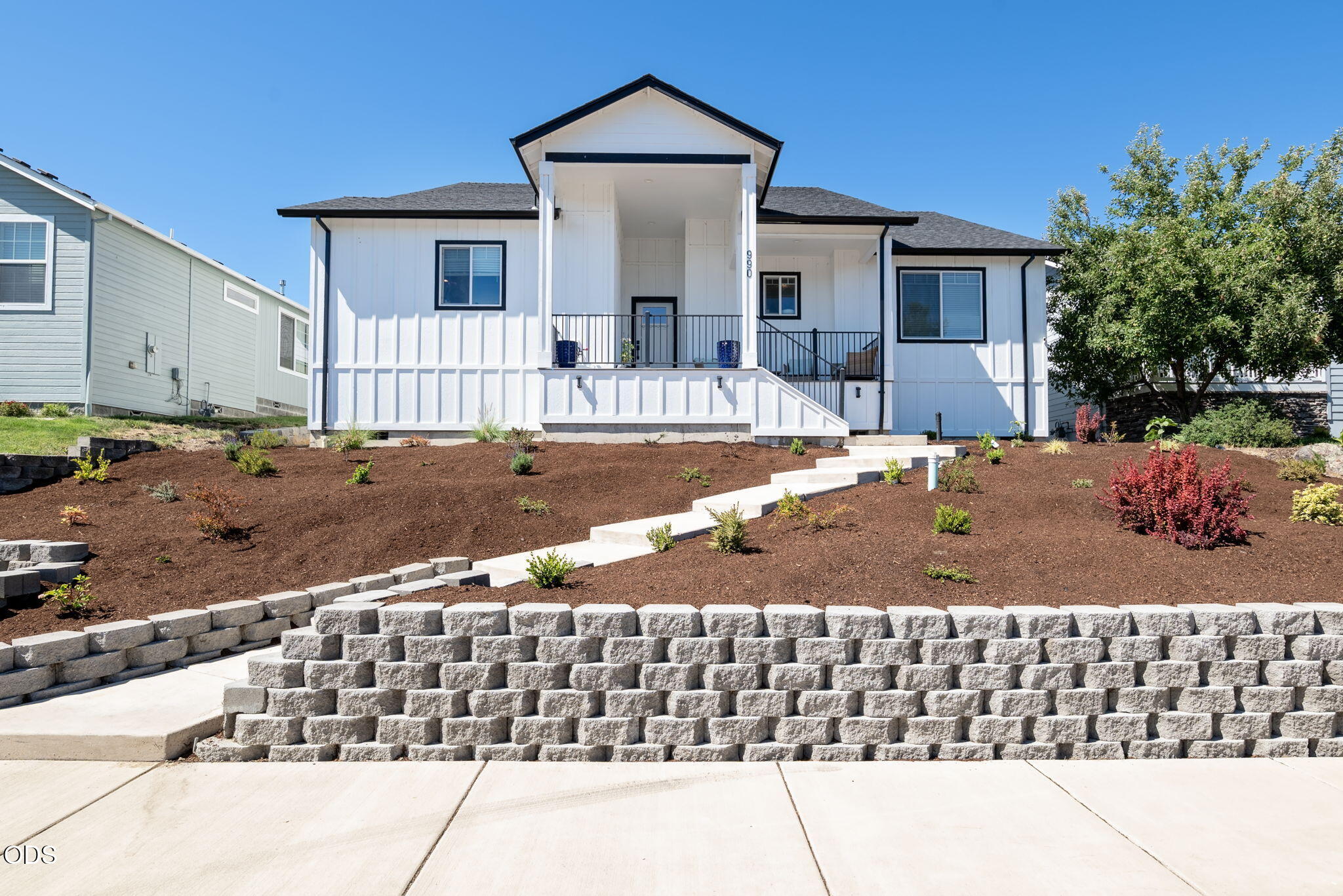 990 Win Way Eagle Point, OR 97524 - Photo 40 of 44