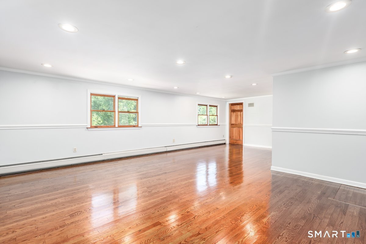 207 Stadley Rough Road Danbury, CT 06811 - Photo 7 of 37