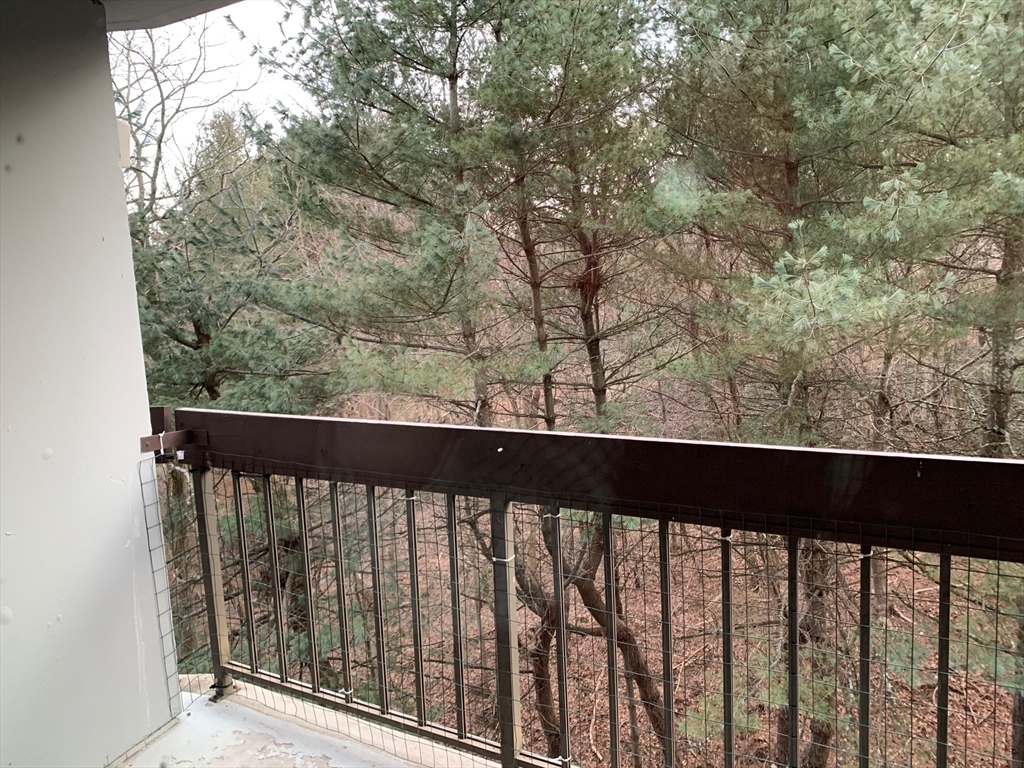 1500 Worcester Road, Unit 621 Framingham, MA 01702 - Photo 11 of 17 a view of a balcony
