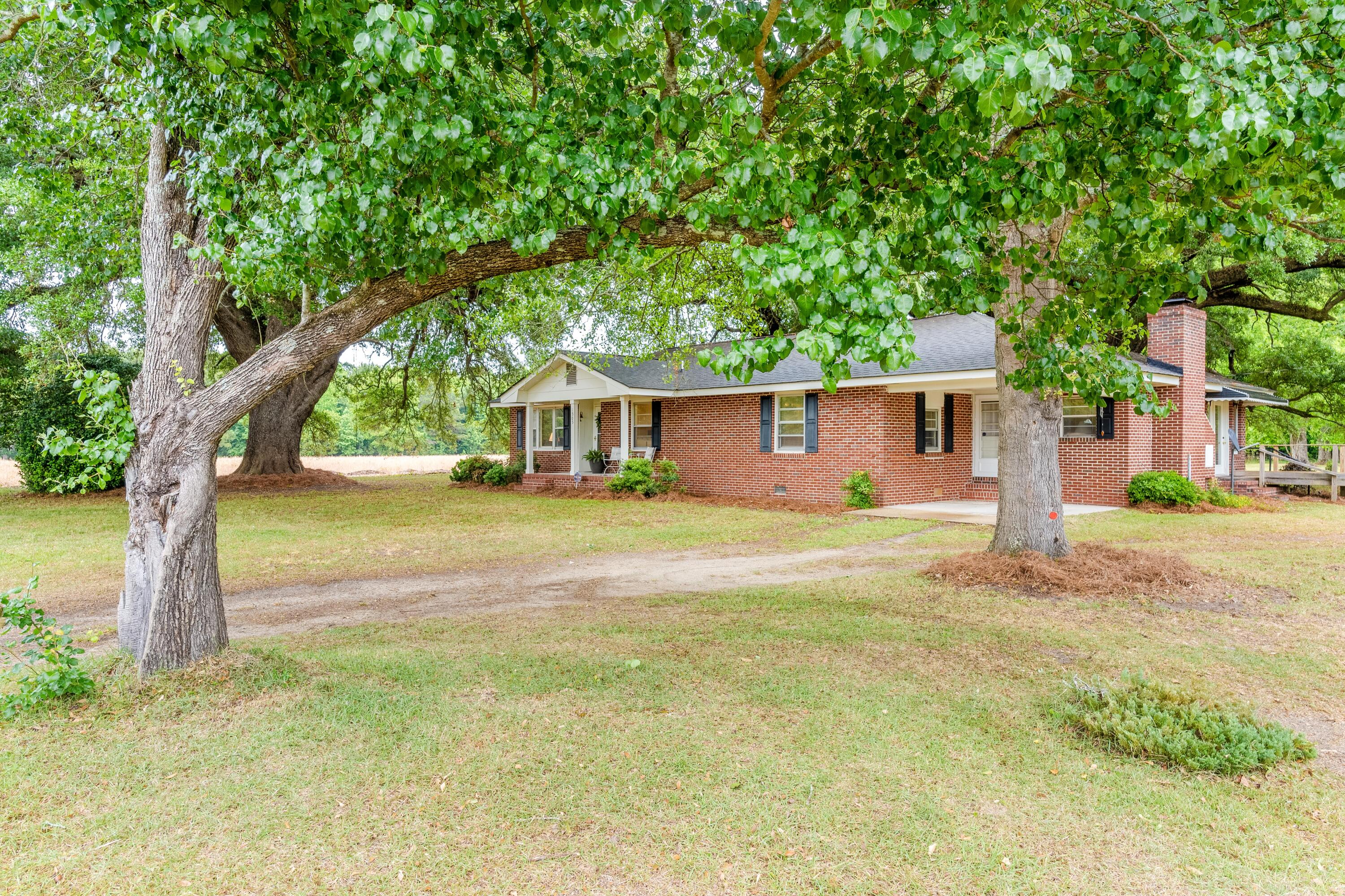 1505 Midway Road Cameron, SC 29030 - Photo 2 of 44 IMG_2633